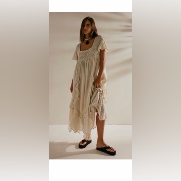 Free People Dresses & Skirts - Bring the Romance Free People Midi Dress